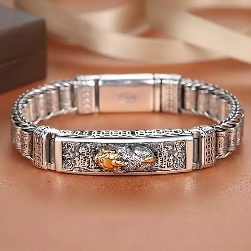 Bracciale Da Uomo In Pietra Di Granato Naturale Ed Al Centro Una Pe Sfaccettata In Argento Puro Realizzato A Mano Bracciale Da Uomo In Pietra Di Granato Naturale Ed Al Centro Una Pe Sfaccettata In Argento Puro Realizzato A Mano